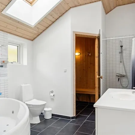 Holiday Karoline - 400m From The Sea By Interhome Rønde