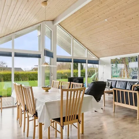 Holiday Karoline - 400m From The Sea By Interhome Rønde